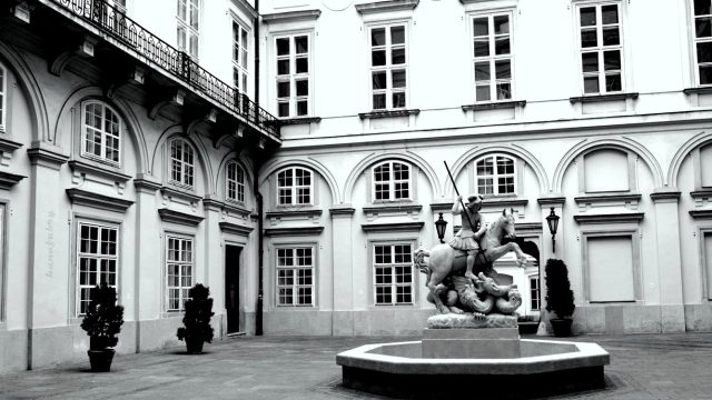 Juraj-na-Primacialnom-namesti.JPG